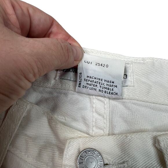 GUESS Vintage 80s High Waisted Tapered Leg Mom Jeans FLAW White Womens 31 - Picture 9 of 9